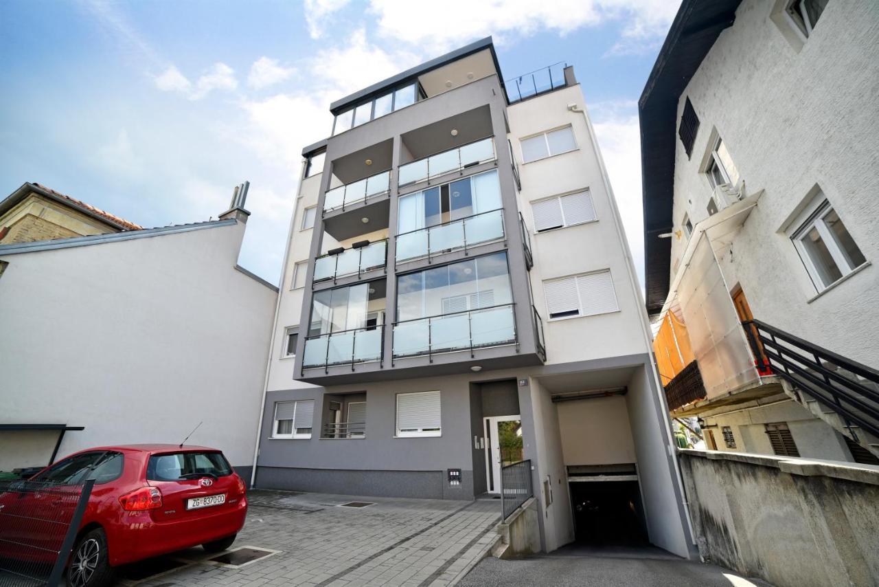 First Class Apartment, Free Parking Apartmán *